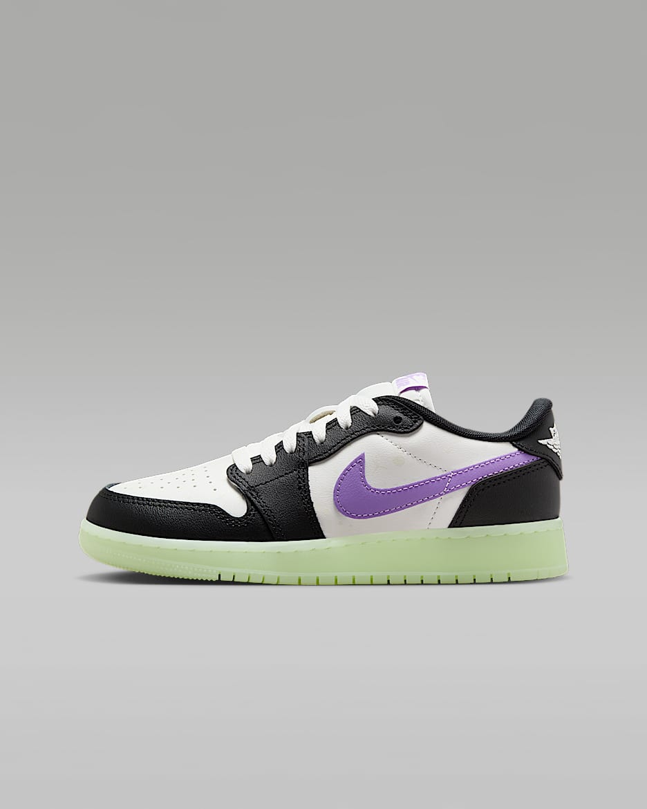 NIKE公式】エア ジョーダン 1 レトロ LOW ジュニアシューズ NIKE公式】エア ジョーダン 1 レトロ LOW ジュニアシューズ